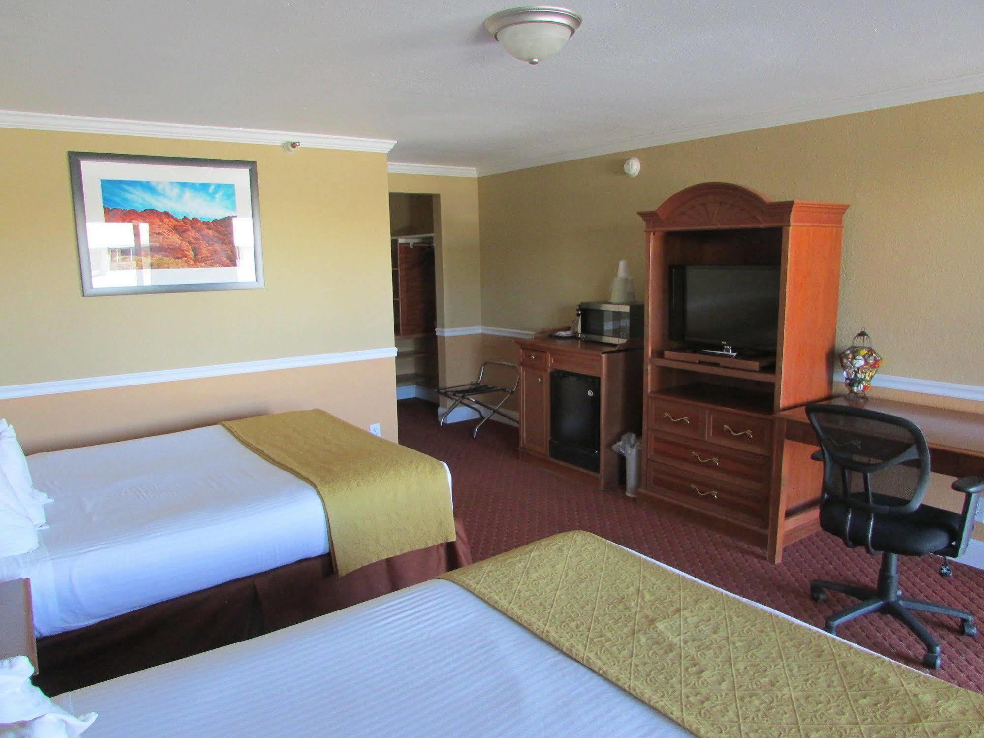 ทราเวลลอดจ์ บาย วินด์แฮม ฮอว์ทอร์น Motel ฮอร์ธอร์น ภายนอก รูปภาพ
